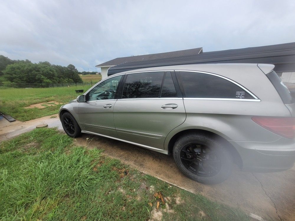 06 Mercedes Benz Very Nice