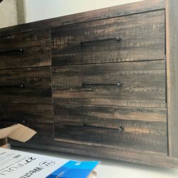 Dresser An Mirror 