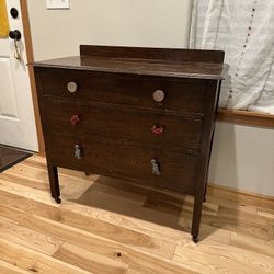 Pending: 3 Drawer Dresser 