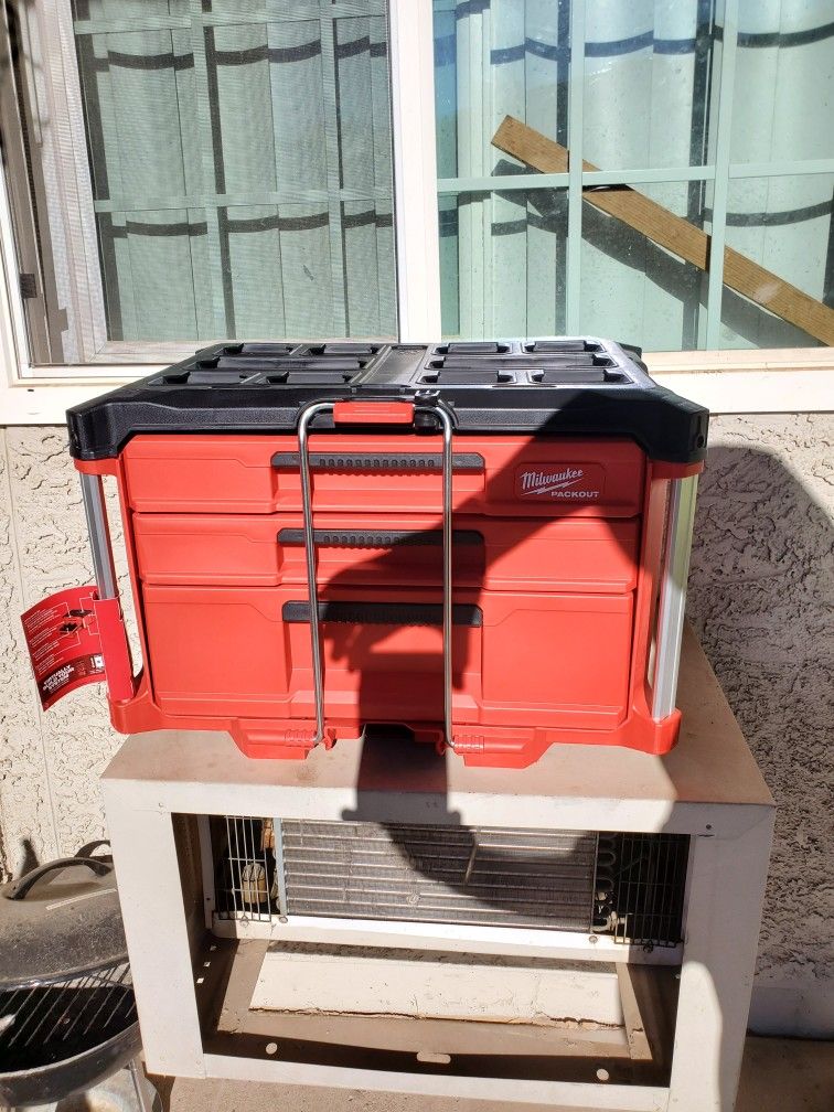 Milwaukee Packout 3 Drawer Toolbox With Dividers Brand New Never Used. Hablo Español