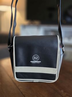Purse /Cartera Kenneth Cole (esacaso/Rare)