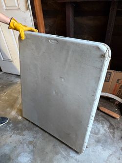 Free foldable table