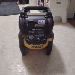DeWalt Battery Compressor 