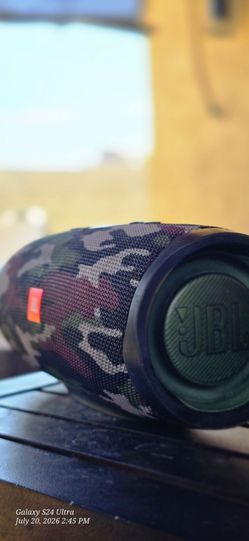 JBL Charge 4