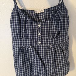 Button-Tank Top