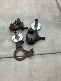Ford Bronco Sterring Knuckles Brake Calipers