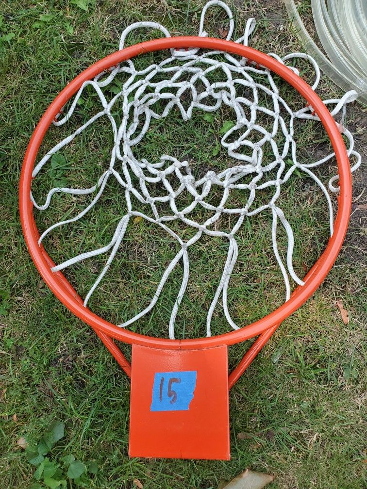 Basketball hoop