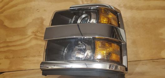 2015 2018 Chevrolet Silverado 2500 3500 Front Left Chrome Headlight OEM Part # 84096572