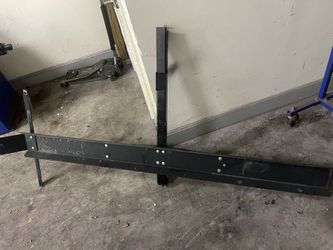Motorcycle tow hitch with ramp