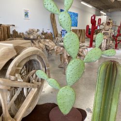 *** Gorgeous Morocon Hand Welded Painted Cactus Decor Indoor Outdoor