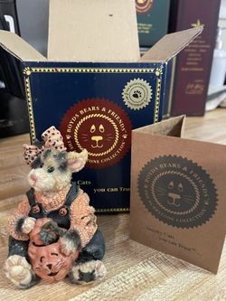 Boyd’s Bears Collectible