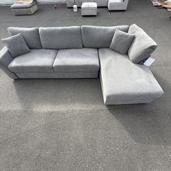 🚚‼️FREE DELIVERY Convertible Sectional Sofa with Chaise