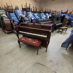 1951 Mason & Hamlin,
Good Condition,
Free delivery & tuning INCLUDED!
(PRICE IS NEGOTIABLE)