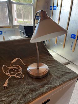 Table lamp
