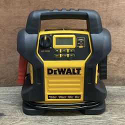 Dewalt 1600 Peak Amp Jump Starter with Digital Compressor and USB Power Bank