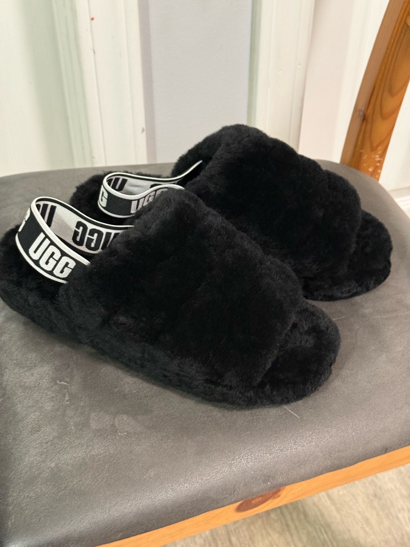 UGG sandalias para dama color negras sizes # 8