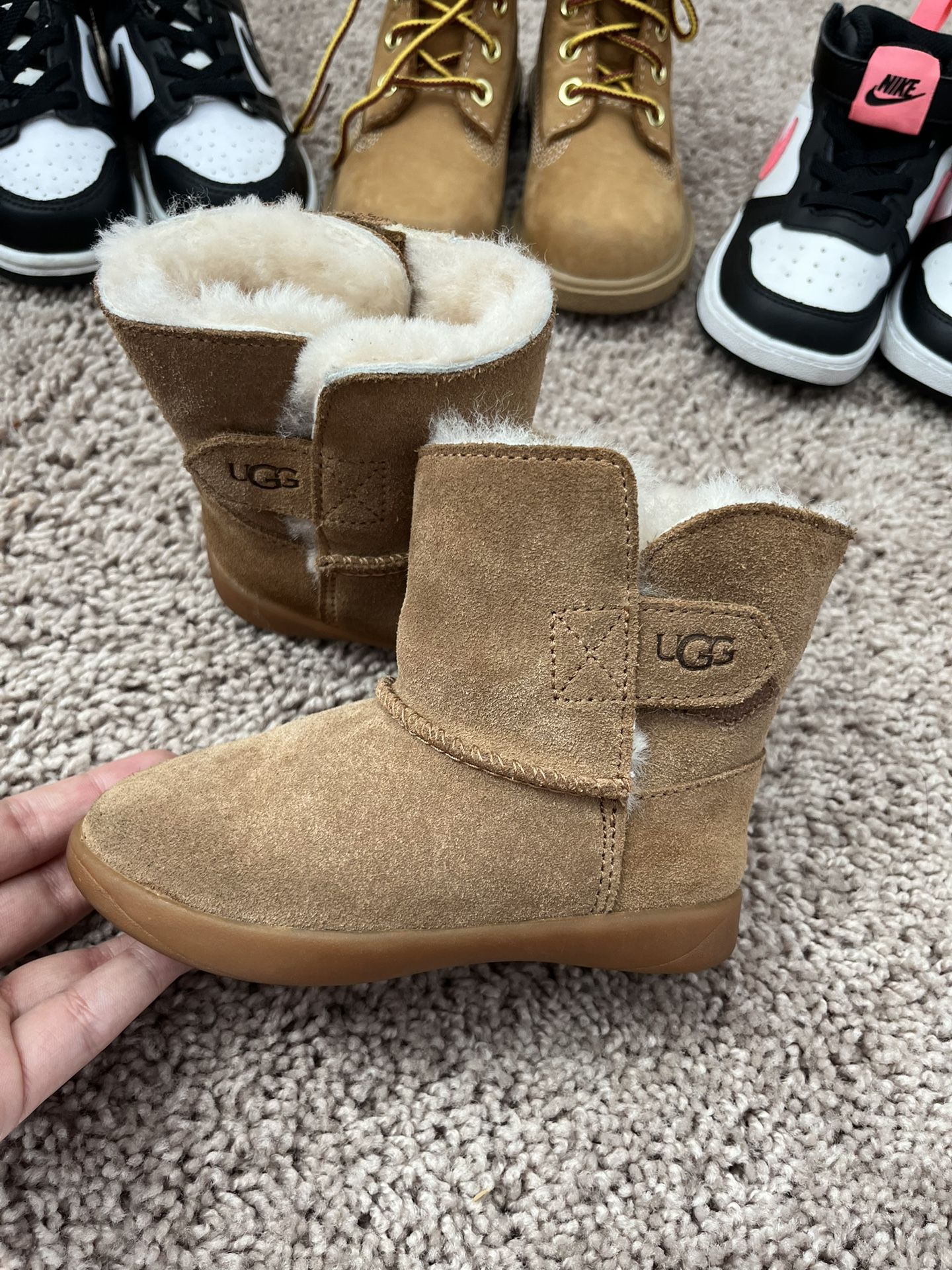 Kids Shoes Size 7