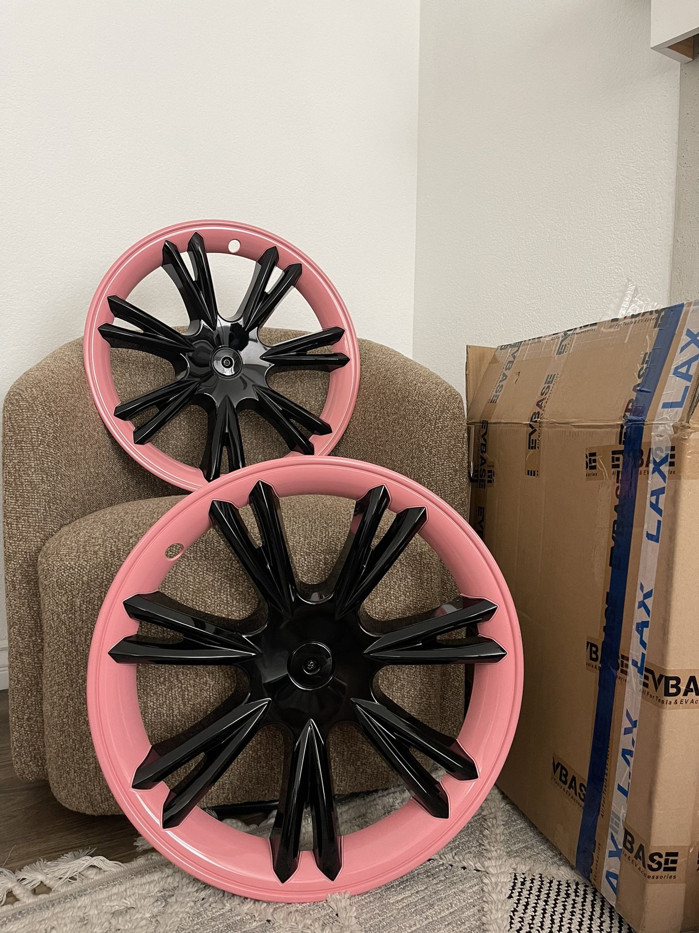 Pink & Black Tesla Rim Covers
