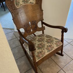 Antique solid Wood rocking chair