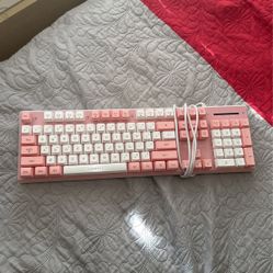 White/Pink Keyboard 