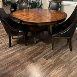DINING ROOM TABLE WITH LEAF 