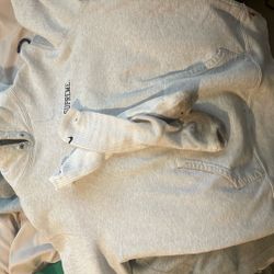 SUPREME HOODIE MEDUIM