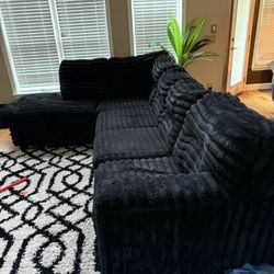 GREAT CONDITION BLACK DESIGNER COUCH GREAT MATERIAL SUPER CHEAP!!!