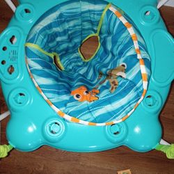 Baby Sit Up Chair Bouncer With All Pieces And A Kangaroo Pouch 