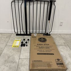 Wide Adjustable Pet Gate / Safety Gate - Fits Openings 29” - 38.5”