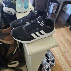 Addidas Great Condition Gymshoes Size 7