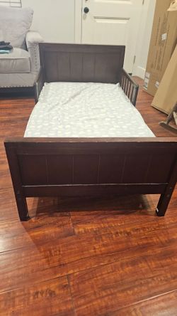 Toddler bed