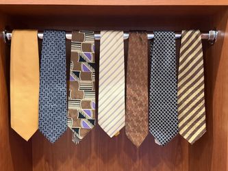 Lot of 7 Men's Silk & Vintage Ties - Classic/Retro Necktie Bundle