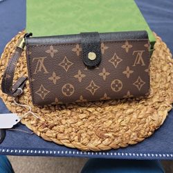 Brown & Black Wallet With Handle 