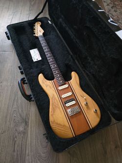 Fender "10 for '15" Limited Edition American Longboard Stratocaster HSS with Rosewood Fretboard 2015 - Natural