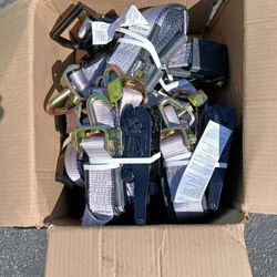 Car HAULER TIRES STRAPS.