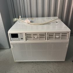 TCL A/C Unit w/ remote