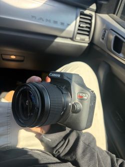 Canon EOS Rebel T100 DSLR with 18-55mm Lens
