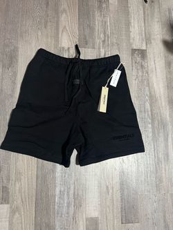 Black essential shorts