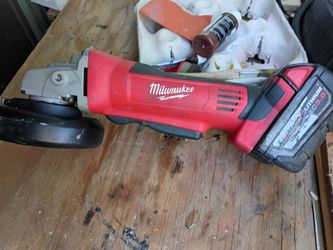 Milwaukee angle grinder with 5.0 battery