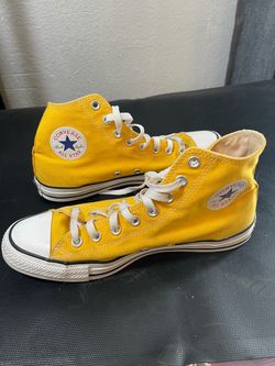 Converse Chuck Taylor High Tops – Yellow – Men’s 9 / Women’s 11