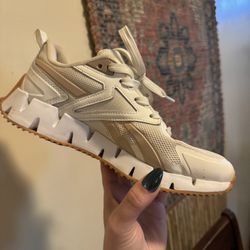 Reebok Tennis Shoes 