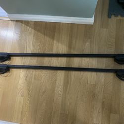 Thule 450 Crossroad Foot packs w/ 58 Inch Square Crossbars