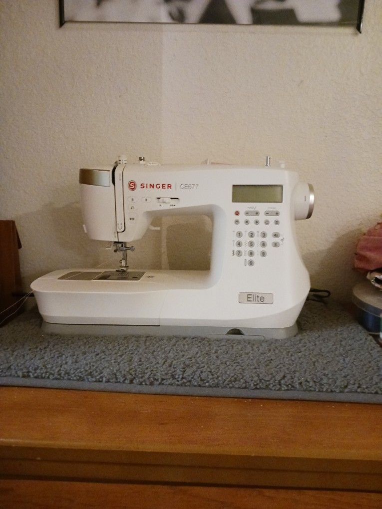Singer CE677  Elite Sewing Machine
