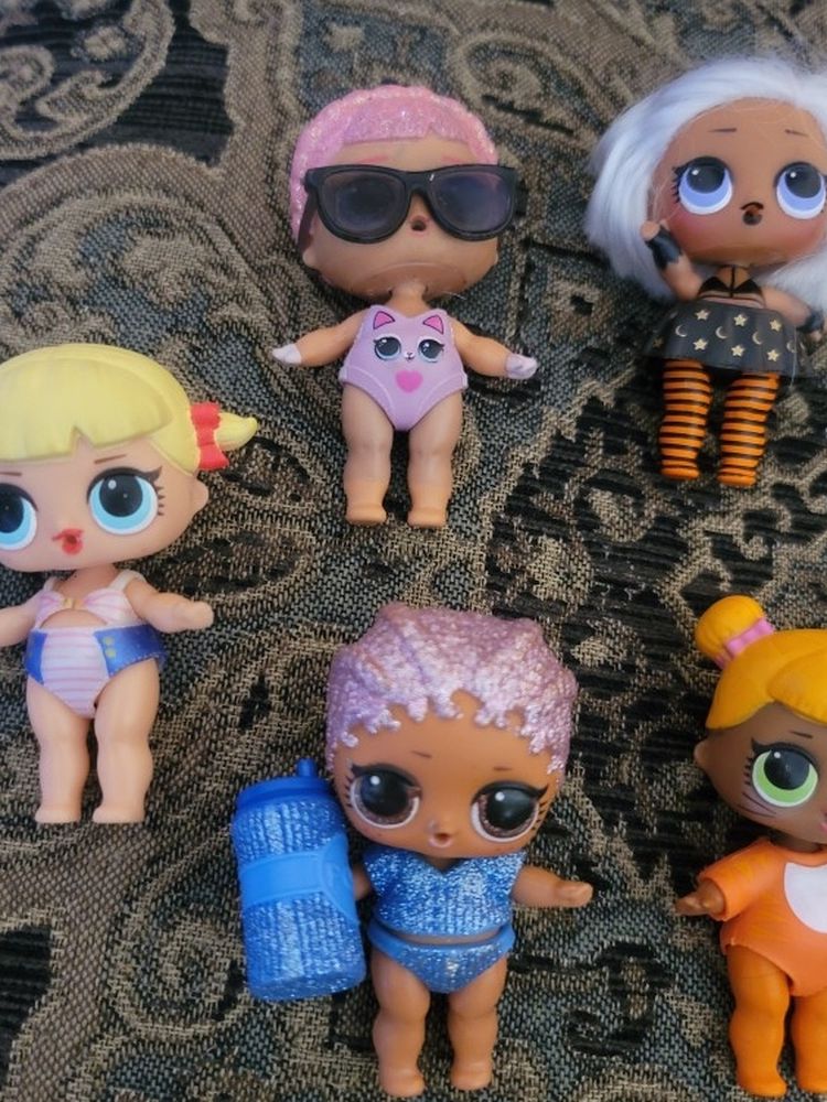 10 Mini Dolls