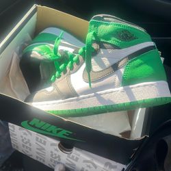 Air Jordan 1 Retro High OG Lucky Green 