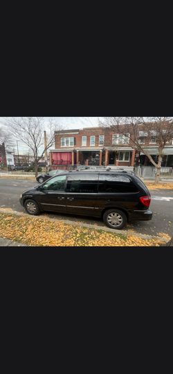 2005 Chrysler Town & Country