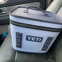 YETI HOPPER FLIP (PURPLE) 