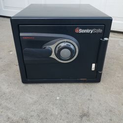 Sentry Safe With Combination Lock - See Details Below 