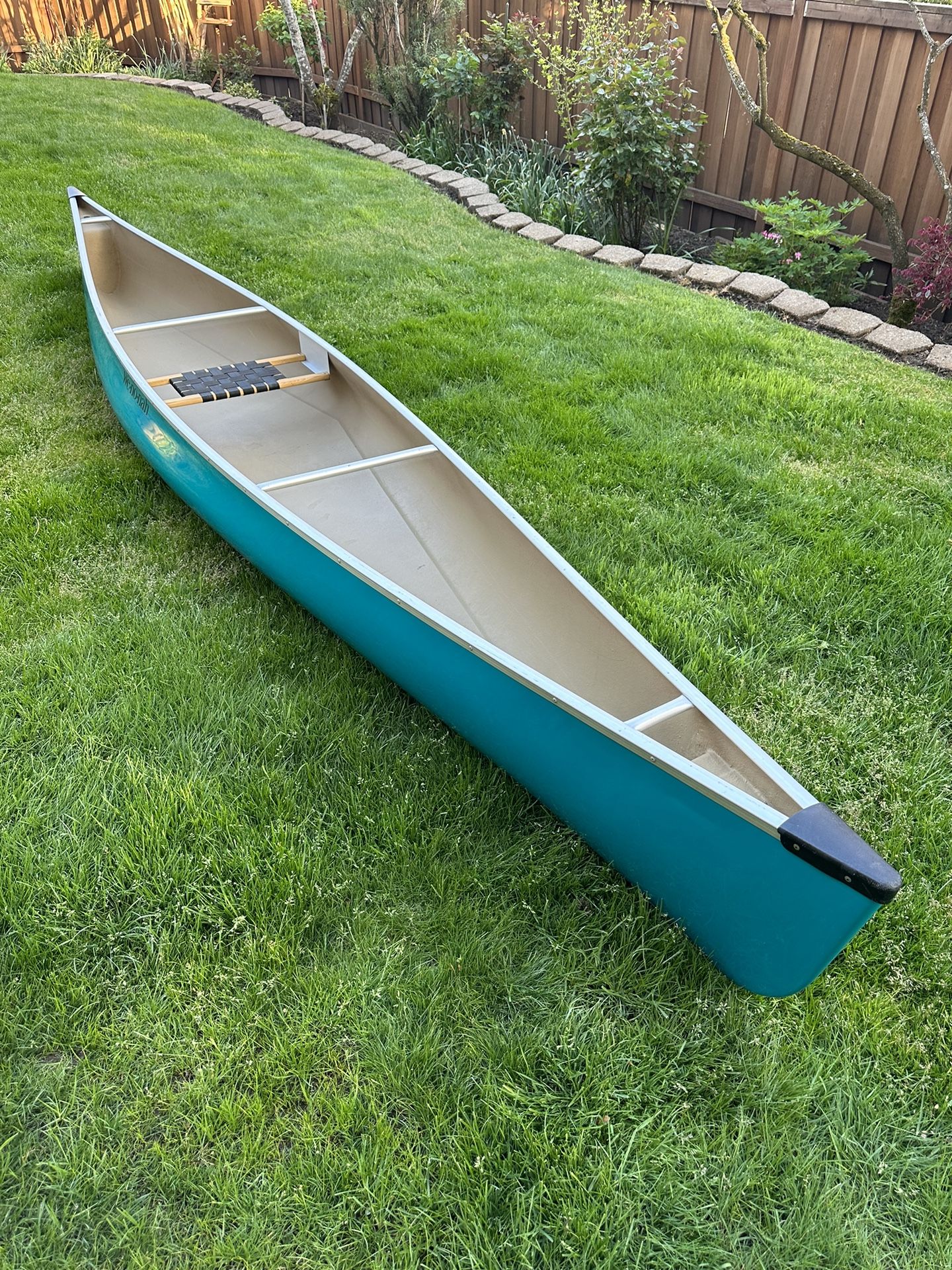 Solo Wenonah Prism 16’6”, Ultralight Touring Canoe, Tuf-Weave Package