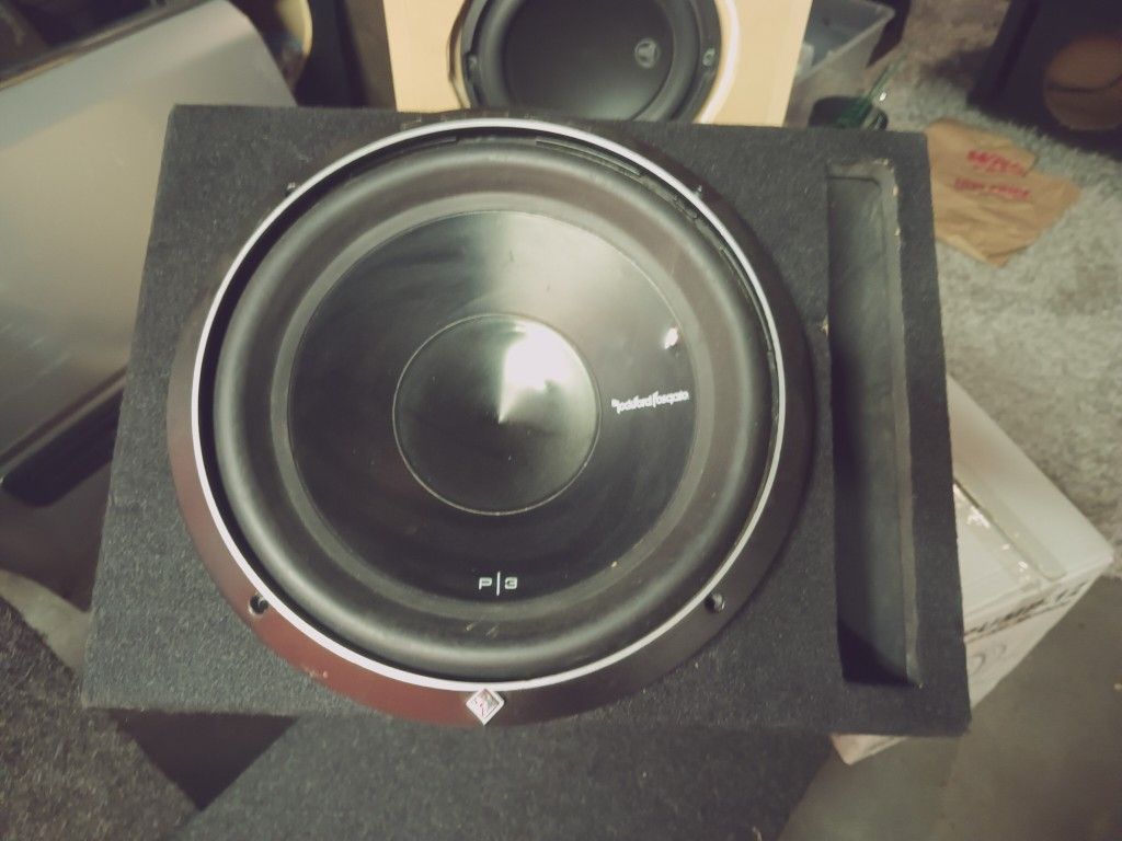 Rockford Fosgate P3 12-in Dual 4 Ohm Voice Coil. 600 W Max FREE DELIVERY AND DEMO PORTLAND VANCOUVER AREA!